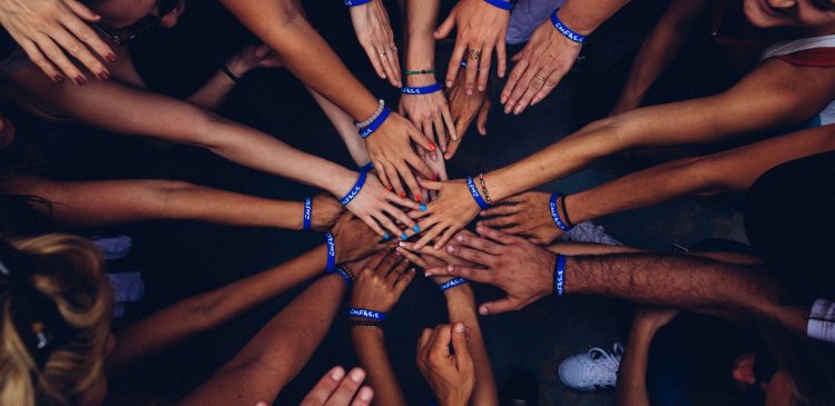 como participar de comunidades